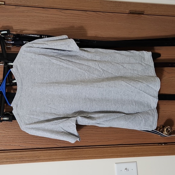 Like New Gildan Las Vegas Tee Size Men's Medium - Picture 4 of 4